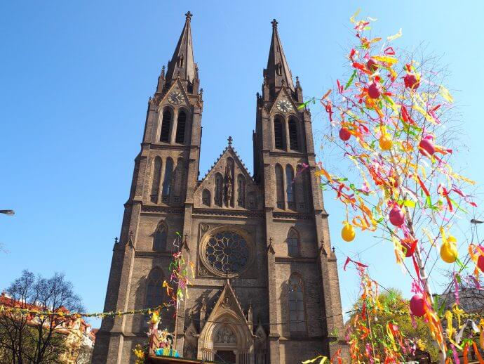 http://www.madolynthinks.com/2017/04/12-cities-12-months-prague.html